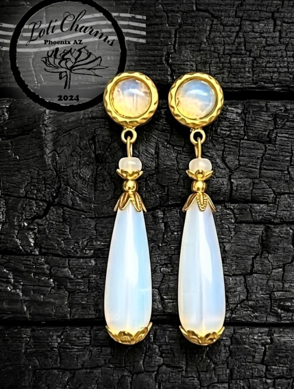 Large White Opaline Stunning  Earrings In Gold Plated
